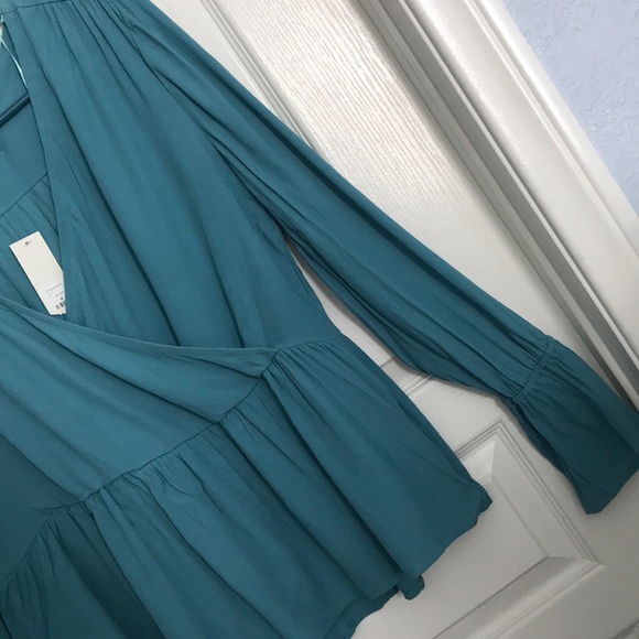 NWT Francesca’s blue long sleeve top - Picture 4 of 8